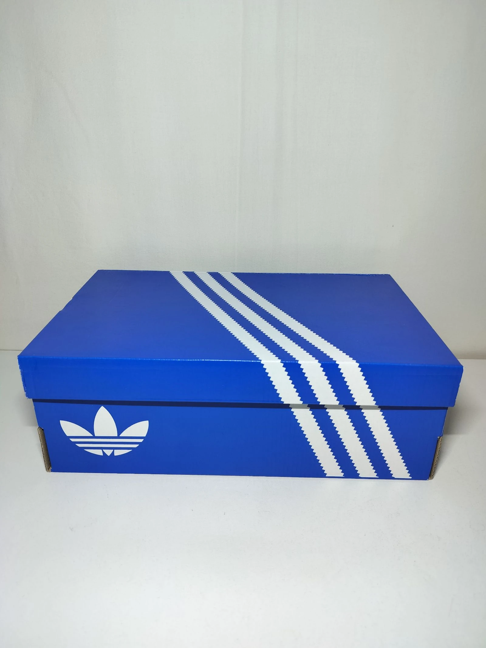 Adidas Samba New 42 Sneakers Original Unisexe Femmes Hommes Tendance Tenue Vintage Premium Rétro Y2K – photo 2